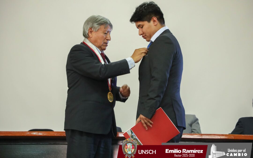 ! AUTORIDADES UNIVERSITARIAS RECONOCEN A ESTUDIANTES DE INGENIERÍA DE MINAS POR SUS LOGROS EN EL CONEIMIN¡
