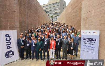 ¡Dr. Emilio Ramírez expone principales desafíos y avances en bienestar universitario ante rectores de Perú y España!