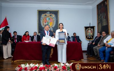 UNSCH reconoce a estudiantes destacados por su excelencia académica