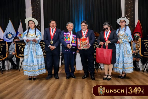 ¡UNIVERSIDAD NACIONAL DE HUANCAVELICA RECONOCE AL DR. EMILIO RAMÍREZ ROCA POR SU LIDERAZGO Y APORTE A LA EDUCACIÓN SUPERIOR!
